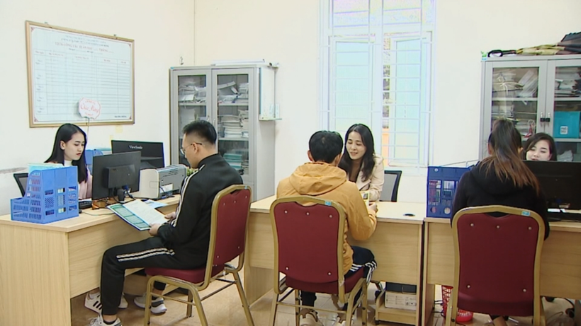 Hiện nay, có hơn 40.000 người lao động của tỉnh Thanh Hóa đang làm việc ở nước nước ngoài, trong đó có nhiều hộ nghèo. Ước tính số tiền gửi về gia đình hàng năm khoảng 345 triệu USD, tương đương 8.797 tỷ đồng. (Ảnh: PV/Vietnam+)