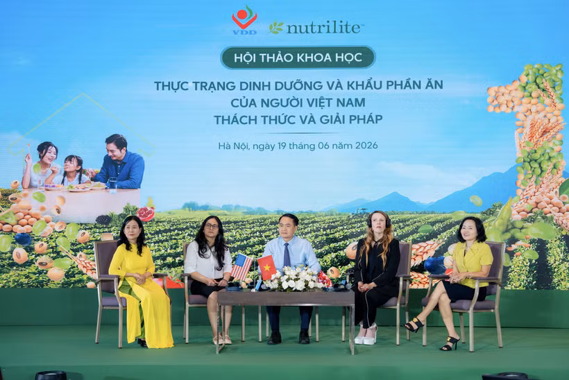 Các chuyên gia thảo luận về thực trạng dinh dưỡng và khẩu phần ăn của người Việt Nam. (Ảnh: PV/Vietnam+)