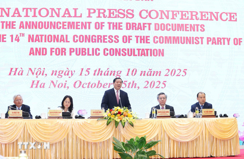 Ban Tuyên giáo và Dân vận Trung ương tổ chức Họp báo quốc tế công bố dự thảo các văn kiện trình Đại hội đại biểu toàn quốc lần thứ XIV của Đảng để lấy ý kiến nhân dân. (Ảnh: Phương Hoa/TTXVN)