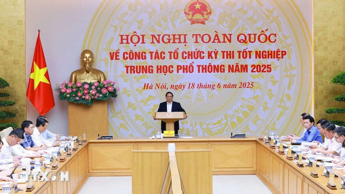 Thủ tướng Phạm Minh Chính chủ trì Hội nghị toàn quốc về công tác tổ chức Kỳ thi tốt nghiệp Trung học phổ thông năm 2025. (Ảnh: Dương Giang/TTXVN)