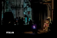 Cảnh mất điện tại La Habana, Cuba, ngày 30/9/2022. (Ảnh: AFP/TTXVN)
