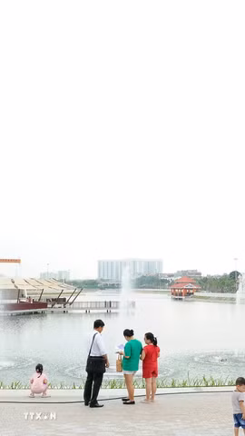 Hồ điều hòa Ngọc Thụy, Gia Lâm. (Ảnh: Mạnh Khánh/TTXVN)