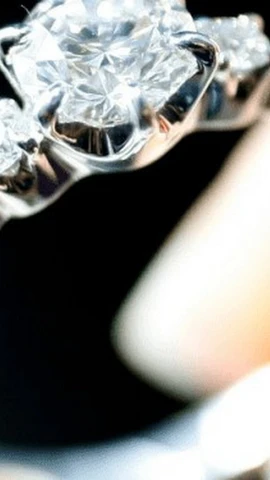 Một chiếc nhẵn kim cương. (Nguồn: Reuter)