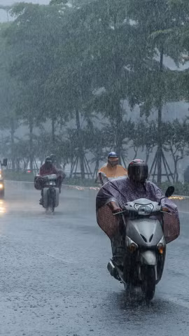 Mưa dông. (Ảnh: Minh Sơn/Vietnam+)