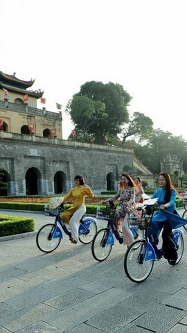 Báo chí-truyền thông đóng vai trò quan trọng trong việc xây dựng người Hà Nội thanh lịch, văn minh. (Ảnh minh họa: TTXVN)