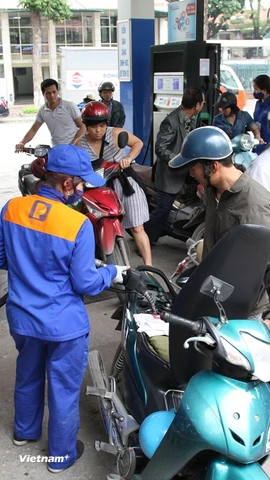 Dự kiến từ ngày 1/6/2026, xăng E10 sẽ được sử dụng trên phạm vi toàn quốc. (Ảnh: Vietnam+)