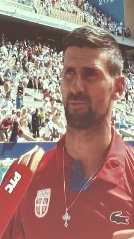Djokovic làm dấu thánh ngầm phản ứng với BTC Olympic Paris 2024