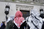 Những người tham gia cuộc biểu tình ủng hộ người Palestine trong khuôn viên trường Đại học Columbia ở New York, Mỹ. (Nguồn: Reuters)