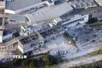 Thiệt hại sau động đất tại trung tâm mua sắm Aeon Mall ở tỉnh Kumamoto, Nhật Bản ngày 28/7/2026. (Ảnh: Kyodo/TTXVN phát)