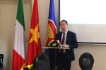 Đại sứ Việt Nam tại Italy Dương Hải Hưng phát biểu tại Lễ kỷ niệm. (Ảnh: Trường Dụy/TTXVN)