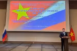 Tổng Lãnh sự Việt Nam tại Vladivostok Nguyễn Đăng Hiền phát biểu tại buổi lễ. (Ảnh: TTXVN phát)