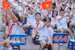 Học sinh dự khai giảng năm học mới tại trường tiểu học Gia Quất (Bồ Đề). (Ảnh: Minh Quyết/TTXVN)