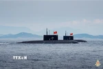 Biên đội tàu ngầm Kilo 636 tham gia diễu binh trên biển. (Nguồn: Quân chủng Hải quân/TTXVN phát)