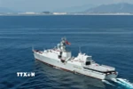 Tàu hộ vệ tên lửa Đinh Tiên Hoàng tham gia diễu binh trên biển. (Nguồn: Quân chủng Hải quân/TTXVN phát)