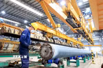 Hoạt động sản xuất tại xưởng sản xuất trụ bêtông ly tâm của doanh nghiệp có vốn đầu tư trực tiếp nước ngoài (FDI), khu công nghiệp chuyên sâu Phú Mỹ 3, thị xã Phú Mỹ, tỉnh Bà Rịa-Vũng Tàu. (Ảnh: Hồng Đạt/TTXVN)