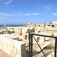 Dù thời gian đã trôi qua hơn 2 thiên niên kỷ, vùng đất này vẫn giữ được vẻ uy nghi và bí ẩn của một thành phố từng làm rạng danh đế chế La Mã. (Ảnh: Thanh Bình/TTXVN)