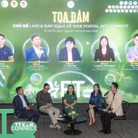 Đại biểu chia sẻ thông tin về thực phẩm, nông sản minh bạch tại lễ ra mắt AFT Connect. (Ảnh: Xuân Anh/TTXVN)