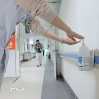 Rửa tay phòng chống nhiễm khuẩn, phòng chống lây nhiễm. (Ảnh: Minh Quyết/TTXVN)