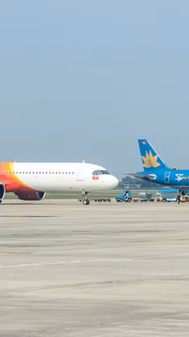 Máy bay của các hãng hàng không tại Sân bay quốc tế Nội Bài. (Ảnh: Việt Hùng/Vietnam+)