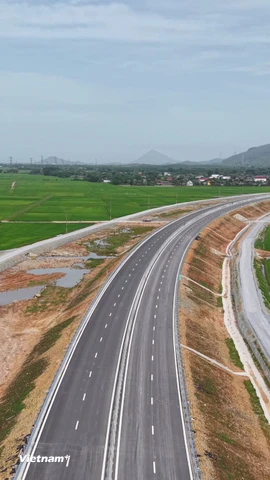 Sẽ thông xe toàn tuyến cao tốc Bắc-Nam từ Cao Bằng tới Cà Mau trong năm 2025. (Ảnh: Việt Hùng/Vietnam+)