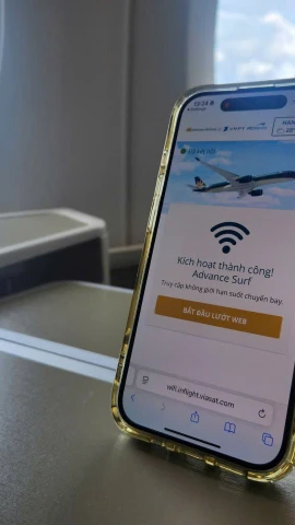 Vietnam Airlines chính thức triển khai dịch vụ Internet trên máy bay. (Ảnh: PV/Vietnam+)
