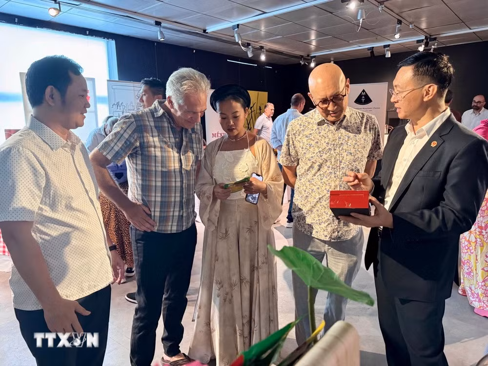 ttxvn-viet-nam-am-thuc-phap-ngu-2.jpg