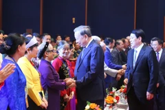 Tổng Bí thư Tô Lâm gặp gỡ người có công, nhân chứng lịch sử. (Ảnh: Bộ Nội vụ)