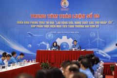 Trung tâm thảo luận số 5 thuộc Đại hội XIV Công đoàn Việt Nam với chủ đề "Triển khai phong trào thi đua Lao động giỏi, năng suất cao, thu nhập tốt góp phần thực hiện mục tiêu tăng trưởng 2 con số". (Ảnh: PV/Vietnam+)