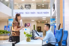 Đội ngũ cán bộ, công chức ở cấp xã nhiều nơi chưa đáp ứng được yêu cầu khi vận hành chính quyền địa phương 2 cấp. (Ảnh: PV/Vietnam+)