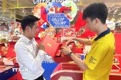 Bộ Công Thương yêu cầu các địa phương bám sát diễn biến thị trường dịp Tết. (Ảnh: Hương Giang/TTXVN)