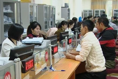 Người lao động tại Thanh Hóa đến Trung tâm dịch vụ việc làm để tư vấn về các chinh sách hỗ trợ việc làm, đi làm việc ở nước ngoài. (Ảnh: PV/Vietnam+)