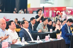 Phó Thủ tướng Bùi Thanh Sơn dự tổng duyệt Lễ bế mạc Hội chợ Mùa Xuân 2026. (Ảnh: PV/Vietnam+)