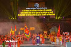 Lễ đón nhận làng nghề gốm sứ Bát Tràng và dệt lụa Vạn Phúc trở thành thành viên của Mạng lưới các Thành phố thủ công sáng tạo thế giới. (Ảnh: PV/Vietnam+)