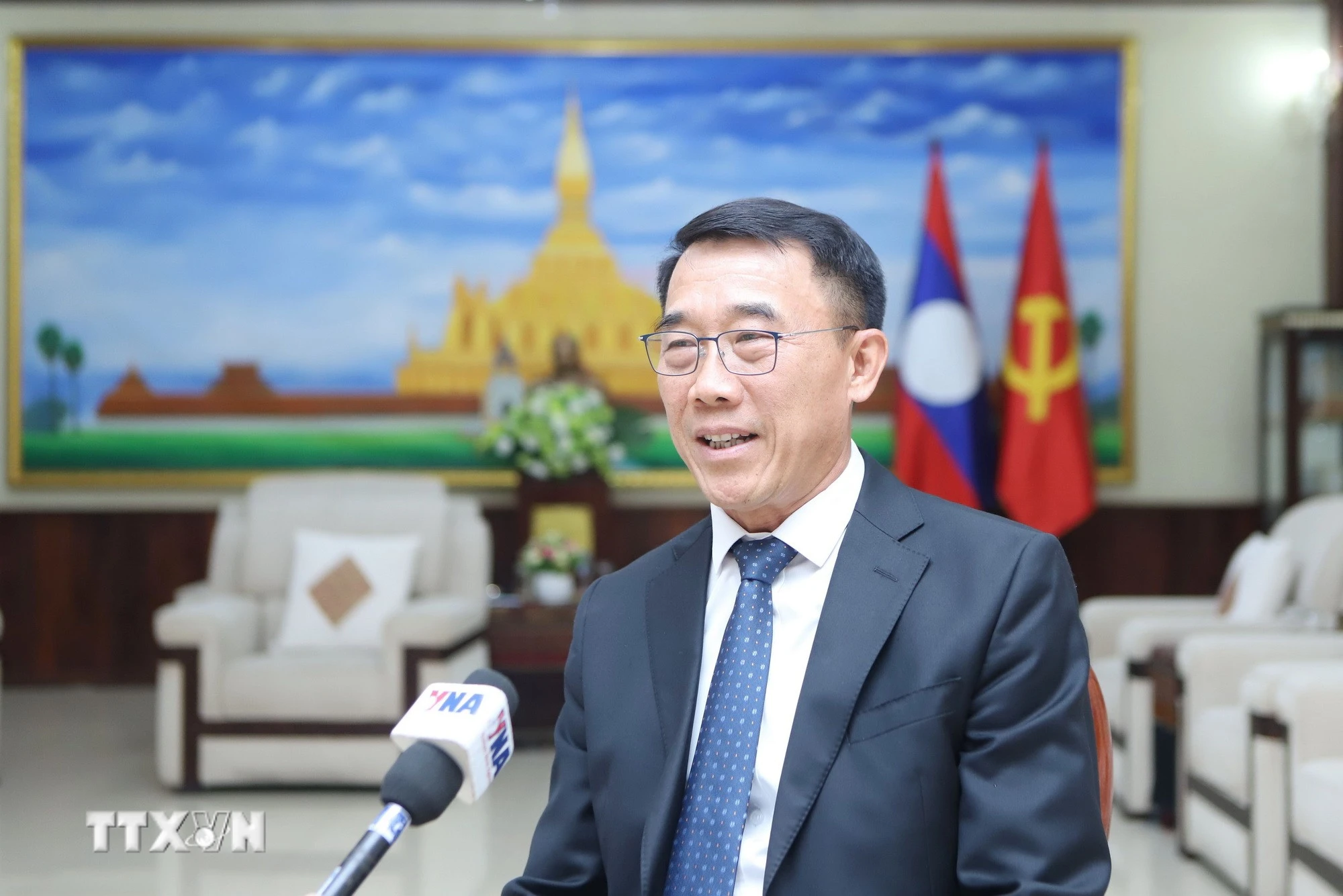 Đảng Nhà nước Lào đánh giá cao chuyến thăm của Thường trực Ban Bí thư Việt Nam