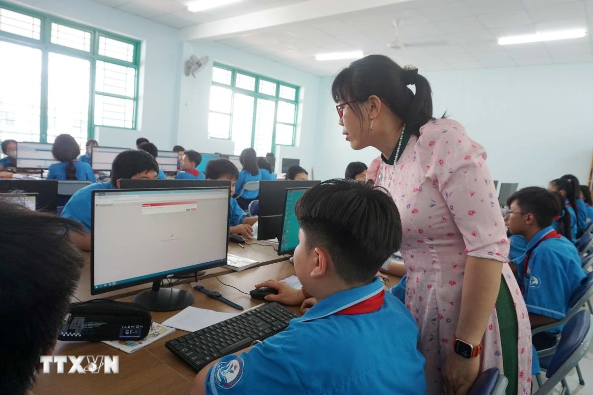 Hà Nội đặt mục tiêu 50% trường phổ thông ứng dụng AI vào năm 2030