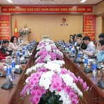 Lãnh đạo Bộ Y tế tiếp và làm việc với đoàn công tác của Liên minh toàn cầu về vaccine (GAVI). (Ảnh: T.M/Vietnam+)