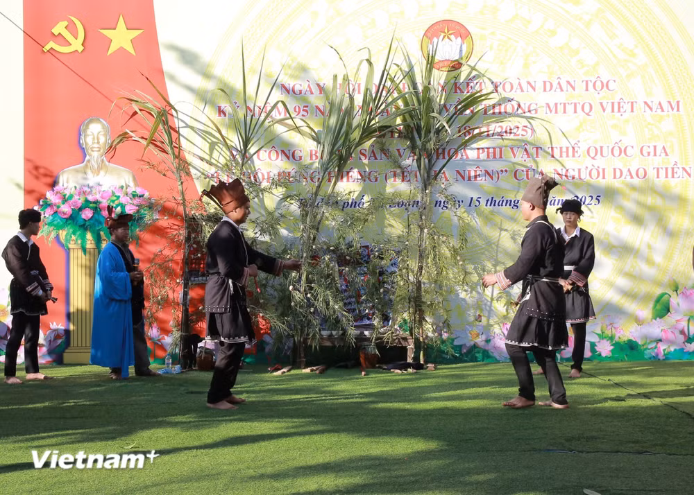 vnp-le-hoi-pung-hieng-son-la-01.jpg