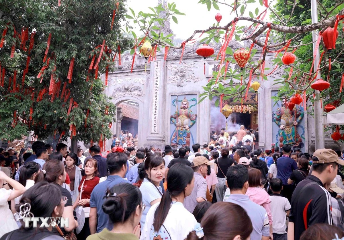 Phú Thọ biểu dương người dâng hương Giỗ Tổ Hùng Vương tại Đền Hùng
