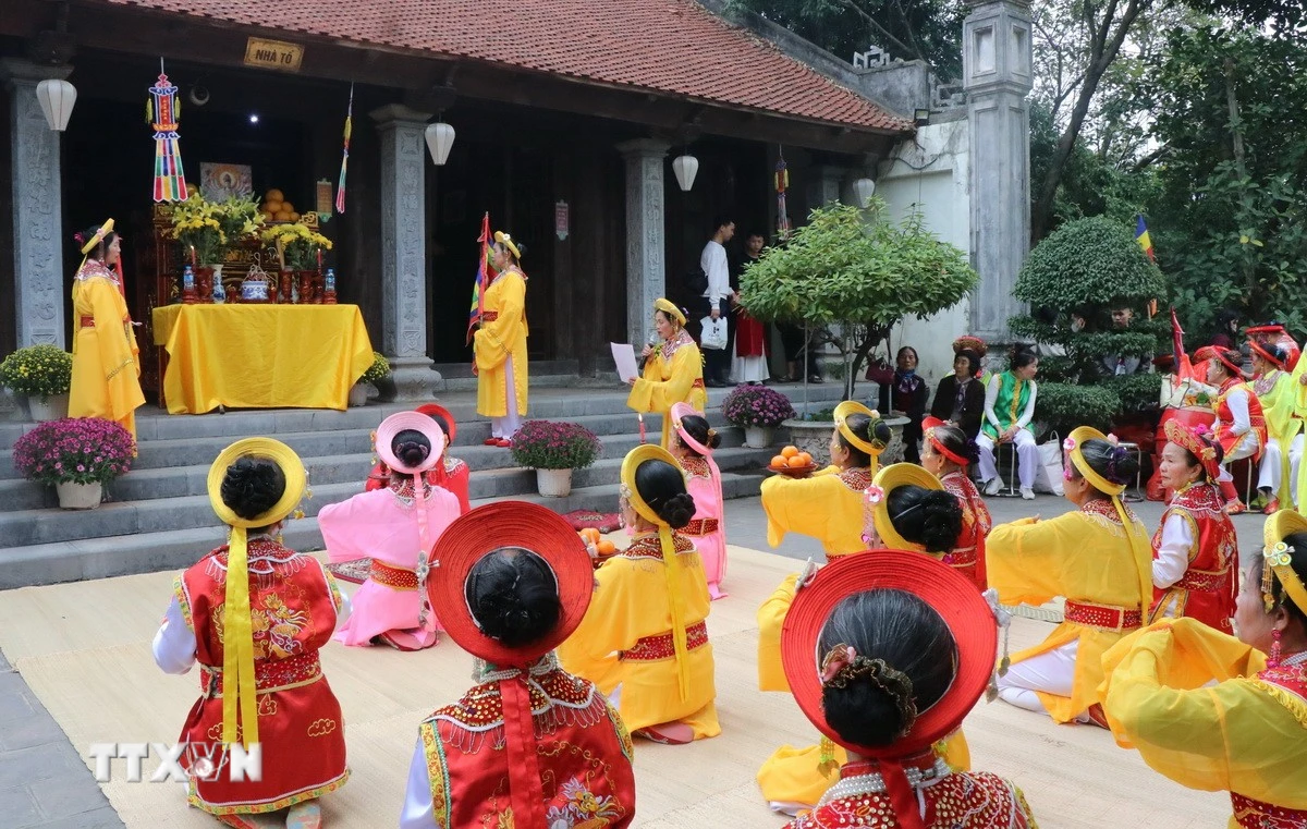 Đầu năm, du khách tưng bừng trẩy hội phát tích Bắc Ninh