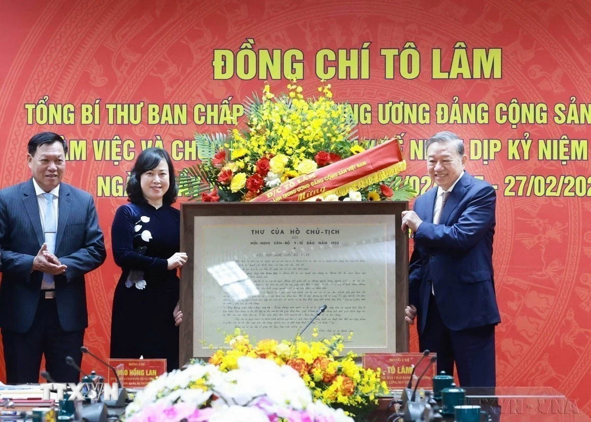Ngày Thầy thuốc Việt Nam 27/2: Y tế hướng tới mục tiêu nâng cao sức khỏe nhân dân