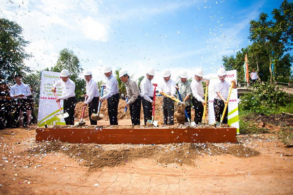 MobiFone tham gia xây dựng cầu nông thôn ở xã Mỹ Thạnh Đông ảnh 1