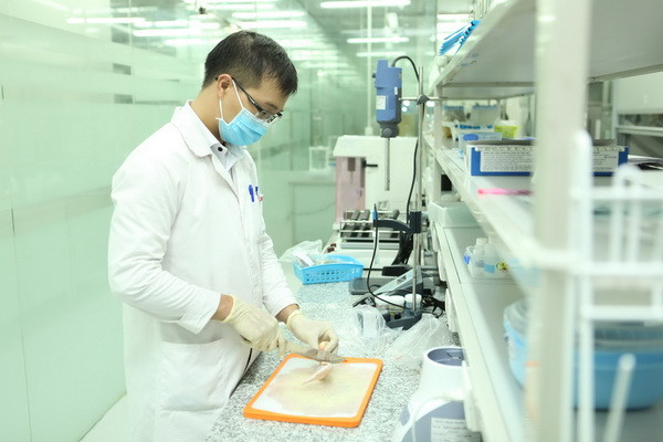 Khám phá hệ thống phòng kiểm nghiệm thực phẩm của VinMart ảnh 2