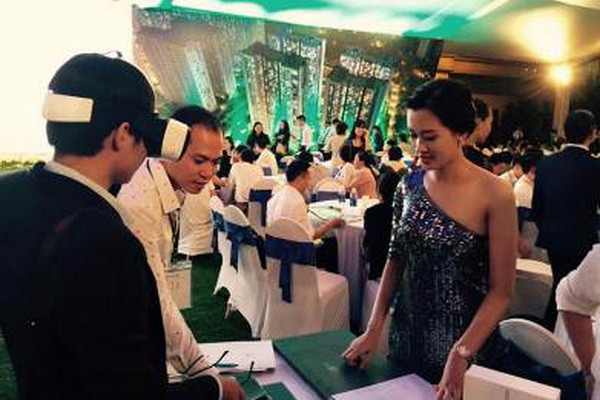 Park Hill Premium thu hút khách hàng trong ngày đầu mở bán ảnh 2