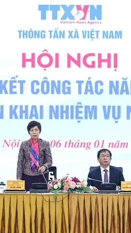 Tổng Giám đốc Thông tấn xã Việt Nam Vũ Việt Trang và các Phó Tổng giám đốc chủ trì hội nghị. (Ảnh: Minh Đức/TTXVN)