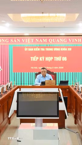 Đồng chí Trần Sỹ Thanh, Ủy viên Bộ Chính trị, Bí thư Trung ương Đảng, Chủ nhiệm Ủy ban Kiểm tra Trung ương chủ trì kỳ họp. (Ảnh: Phương Hoa/TTXVN)