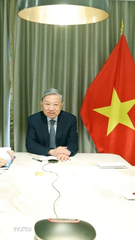 Tổng Bí thư Tô Lâm điện đàm với Thượng nghị sỹ Hoa Kỳ Steve Daines. (Ảnh: Thống Nhất/TTXVN)