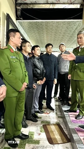 Thiếu tướng Tô Anh Dũng, Giám đốc Công an tỉnh Thanh Hóa trực tiếp chỉ đạo tại hiện trường. (Ảnh: TTXVN phát)