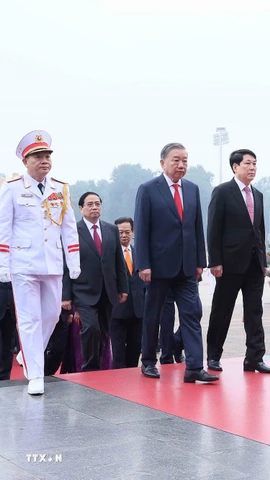 Lãnh đạo Đảng, Nhà nước viếng Chủ tịch Hồ Chí Minh nhân kỷ niệm 96 năm Ngày thành lập Đảng Cộng sản Việt Nam. (Ảnh: An Đăng/TTXVN)