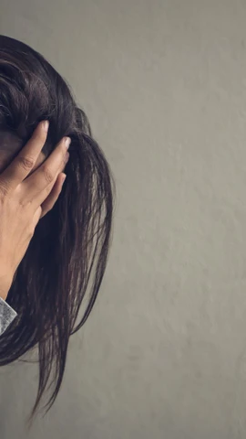 Vì sao nhiều người không thể vượt qua nỗi đau mất người thân?