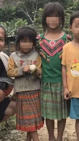 Nhà sáng lập Hoàng Hoa Trung và các em nhỏ miền núi. (Ảnh: Facebook Hoàng Hoa Trung)